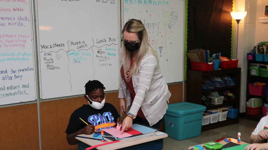 In partnership with the North Carolina Department of Instruction, W.A. Bess Elementary and Pinewood Elementary hosted educators from the Colorado Springs School District to showcase the North Carolina A+ School program.  North Carolina A+ Schools focus on adding the arts across the curriculum. 